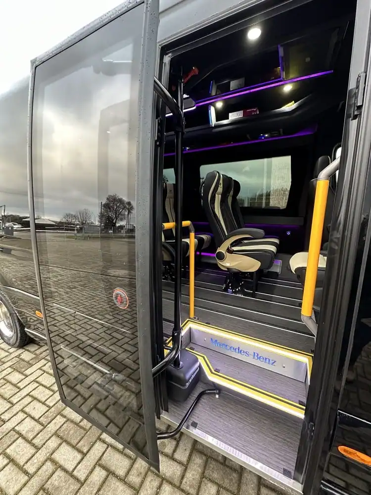 Mercedes‑Benz Sprinter side entrance and steps